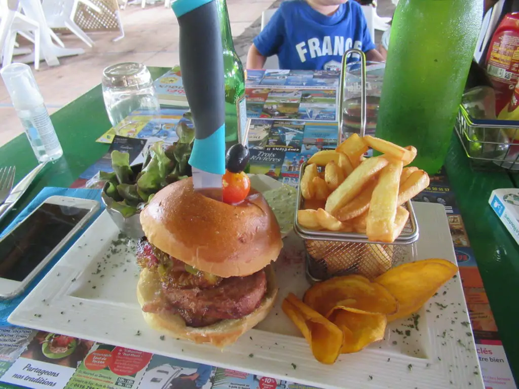 restaurant Beach Grill
où manger en Martinique - restaurants fish burger